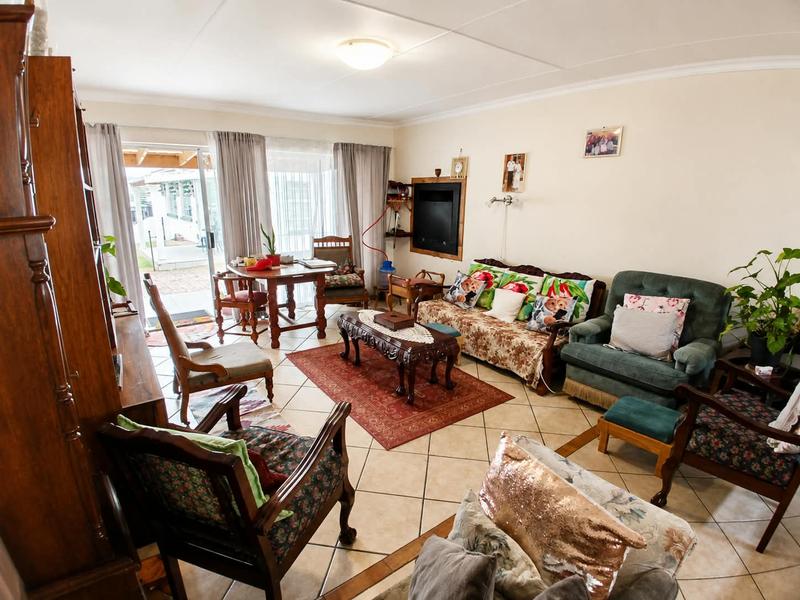 3 Bedroom Property for Sale in Fraaiuitsig Western Cape